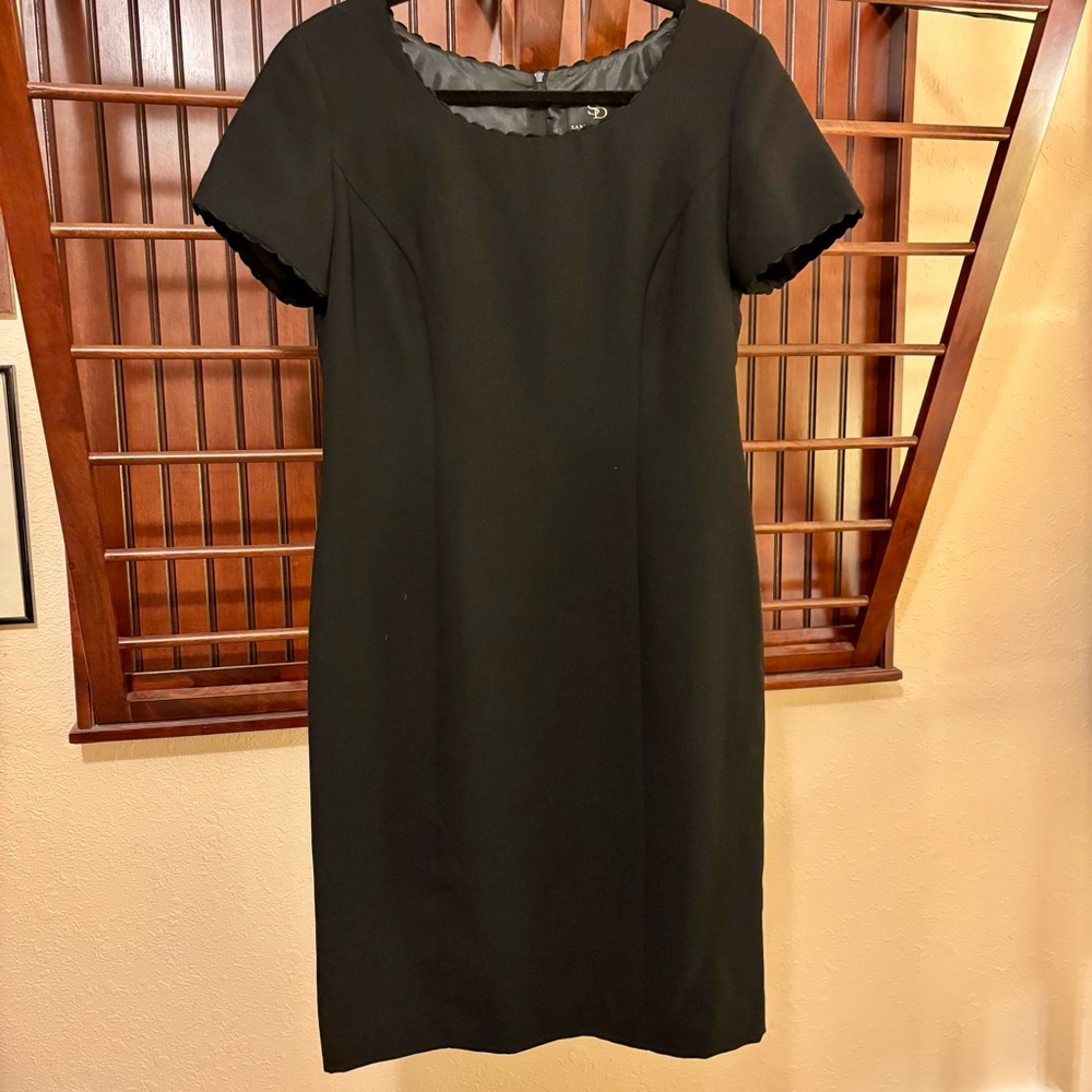 Sandra Darren Classic Black Fitted Dress